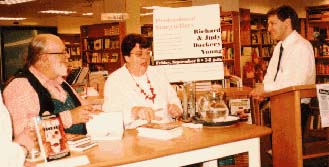 Richard and Judy signing books